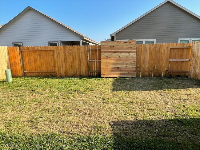 Foto del edificio - 9772 Grosbeak Ln