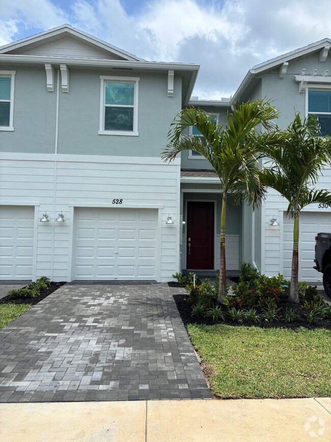 Building Photo - 528 Rivergrass St