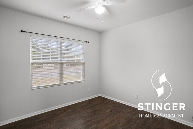 Building Photo - 108 Saluda Way