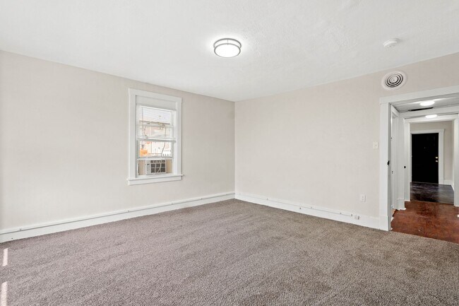 Foto del edificio - 644-650-650 Center Ave