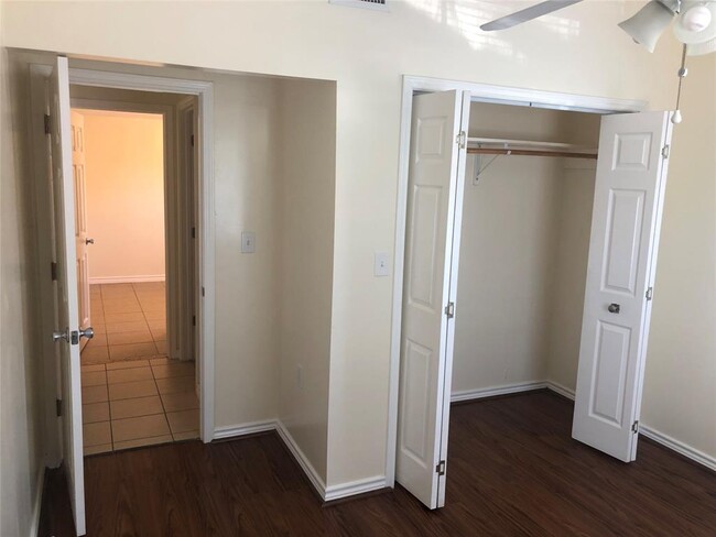 Foto del edificio - 914 E 25th St