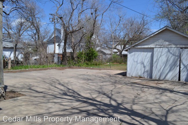 Building Photo - 2 br, 1 bath Apartment - 1642 N. Holyoke