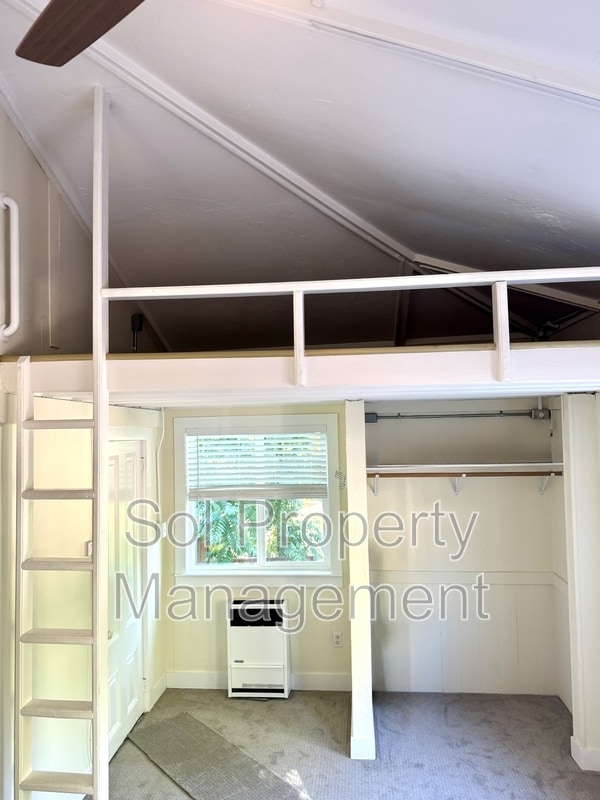 Building Photo - 9525 Brookside Ave