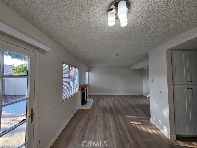 Foto del edificio - 5386 Villa Way