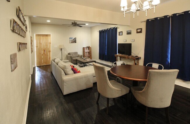 Foto del edificio - 2/2 Home in Harlandale Available for Lease!