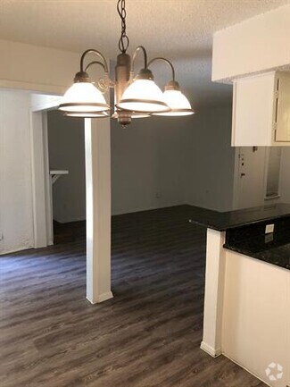 Building Photo - 4044 Buena Vista St