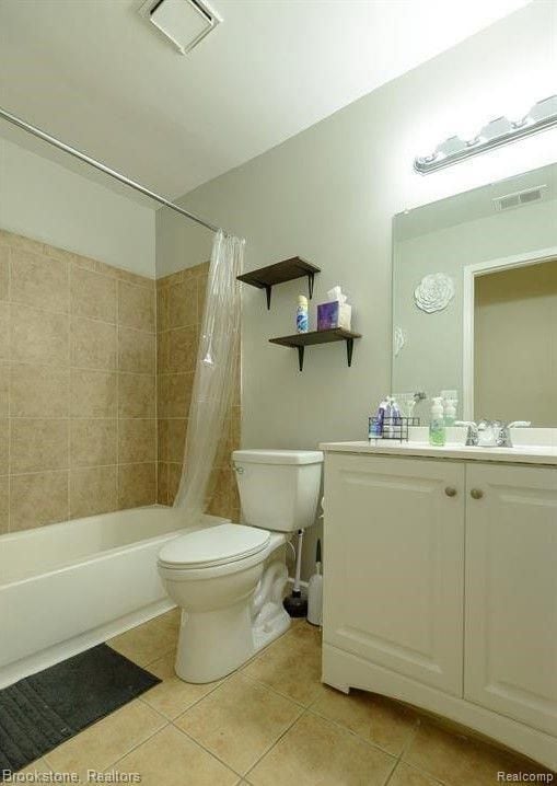 Building Photo - 6946 Foxthorn Dr