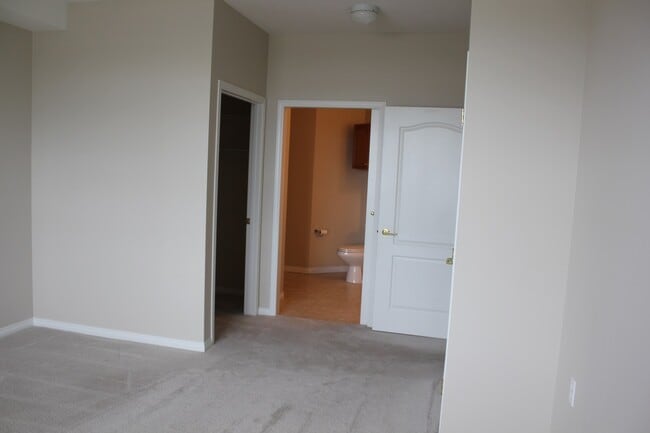 Building Photo - 2 Bed 2 Bath Unit in Olds, AB