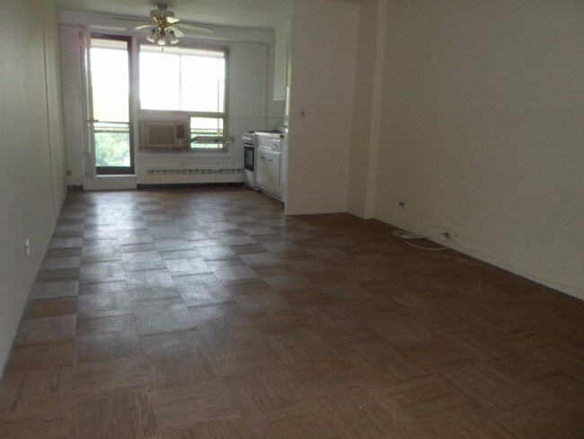 Foto del edificio - 9850 63rd Dr