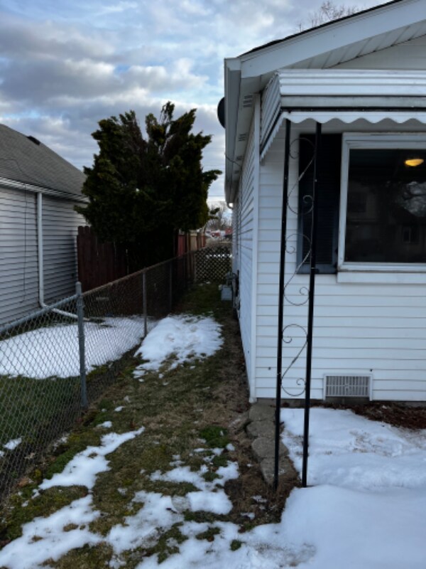 Building Photo - 1326 Davis St
