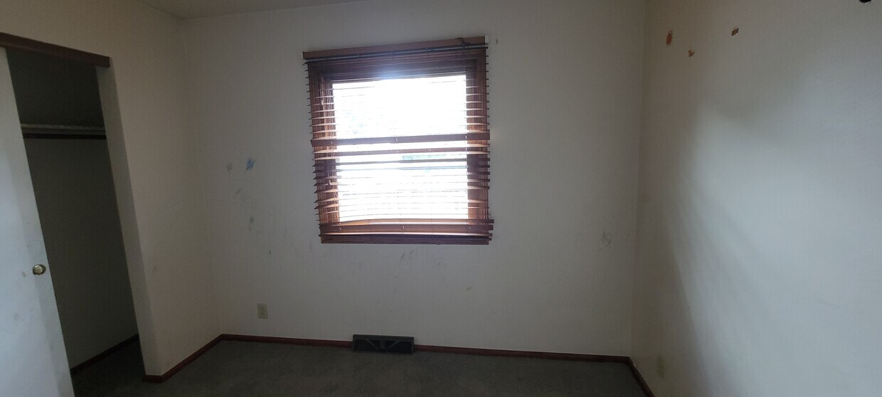 Foto principal - 5857 S Indiana Ave