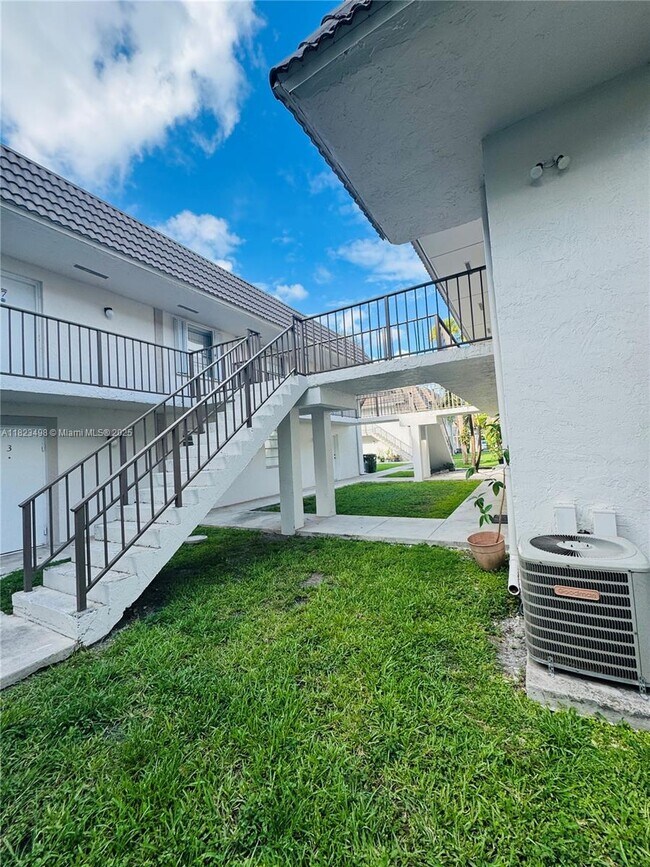 Foto del edificio - 6961 SW 129th Ave