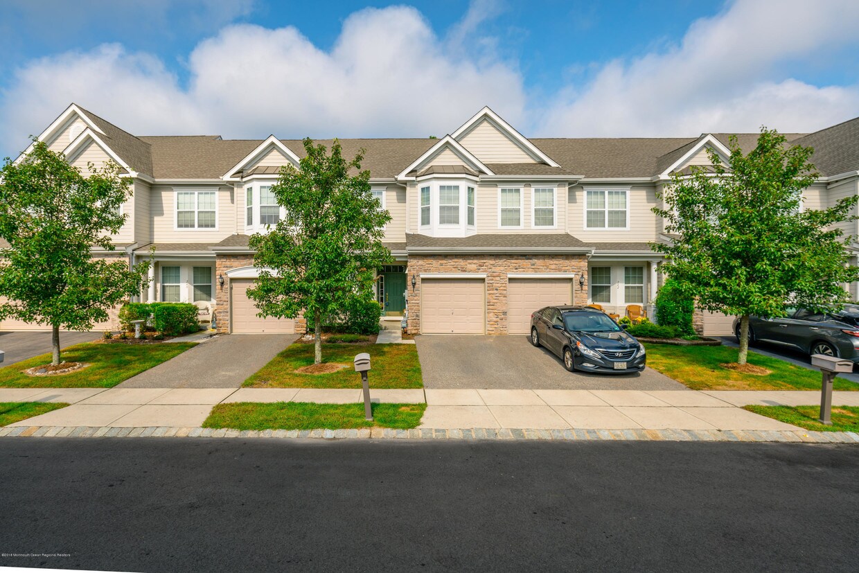 Foto principal - 244 Hawthorne Ln