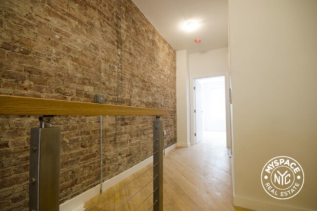 Building Photo - 310 Jefferson St