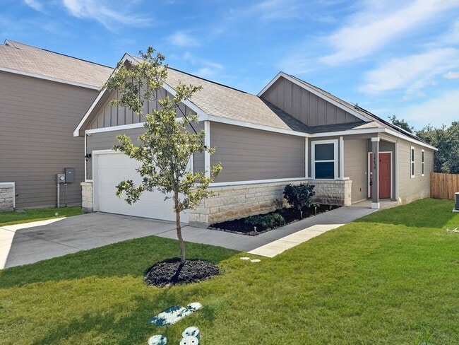 Building Photo - 14630 Emerio Dr