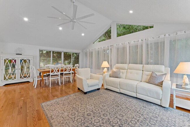 Foto del edificio - 460 Sunrise Way