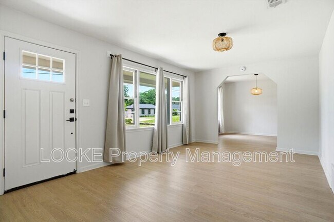 Building Photo - 209 Westfork Dr