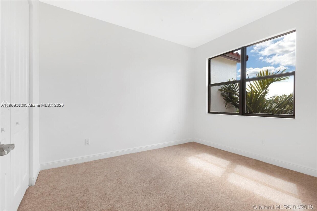 Foto principal - 20901 NW 1st Dr