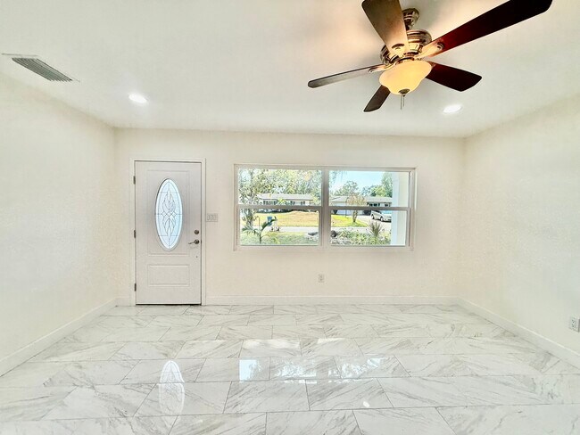 Foto del edificio - 2014 Pinehurst Dr