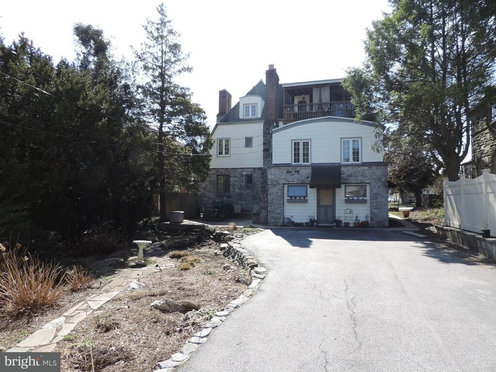 Primary Photo - 1515 E Market St