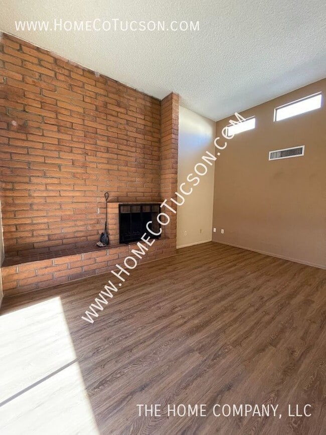 Building Photo - 3873 N PASATIEMPO PL Tucson, AZ 85705. Cha...
