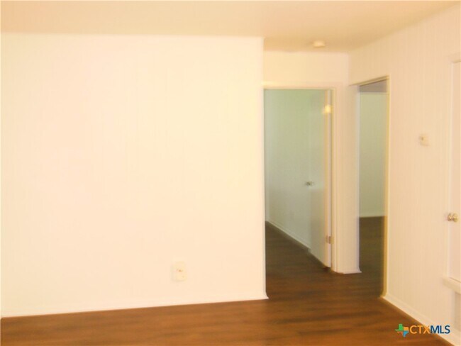 Foto del edificio - 1022 Clover Cir