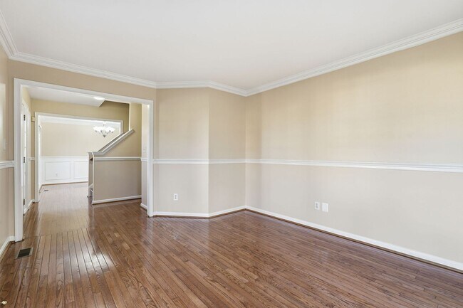 Building Photo - Beautifully maintained townhome on a quiet cul-de-sac in Ashburn Village!