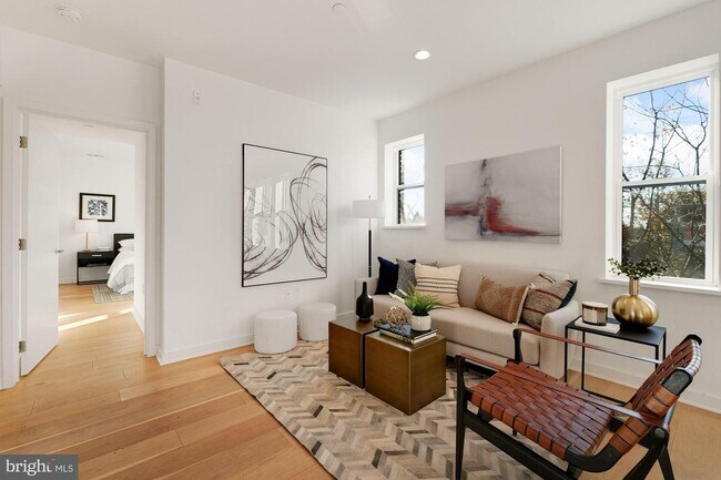 Foto del edificio - 129 W St NW