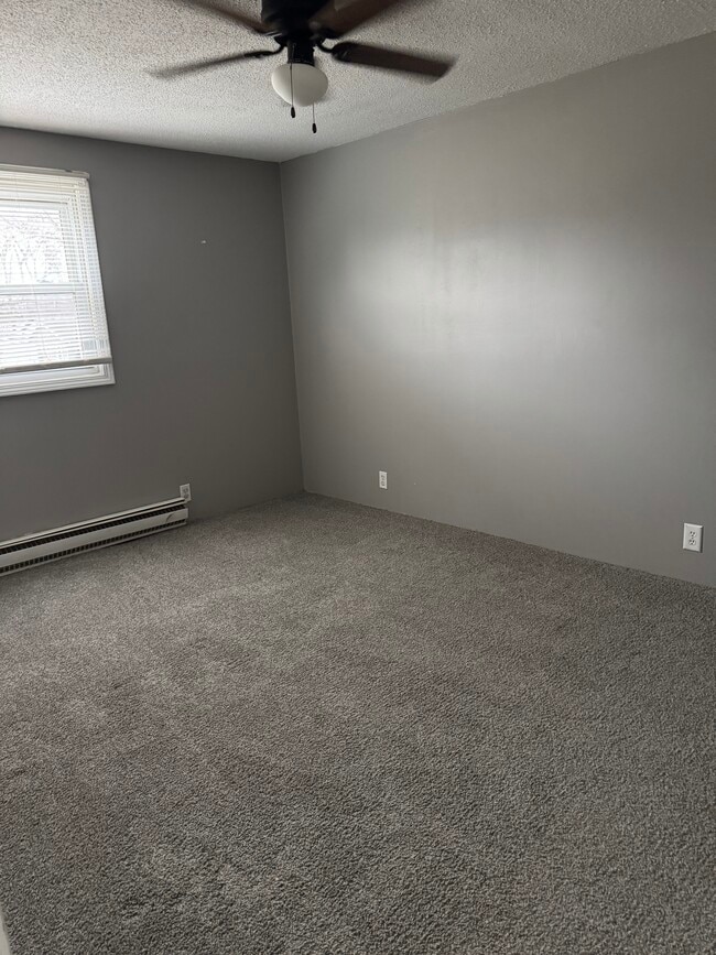 Building Photo - 304 E Mefford St