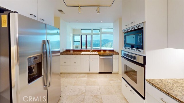 Building Photo - 1505 Skyline Dr