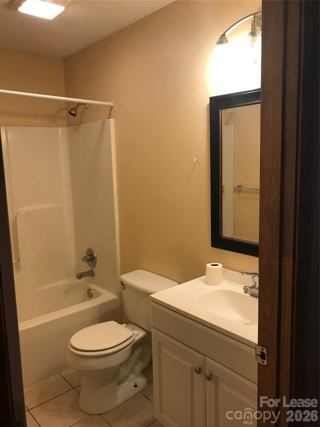 Foto del edificio - 498 Car Farm Rd