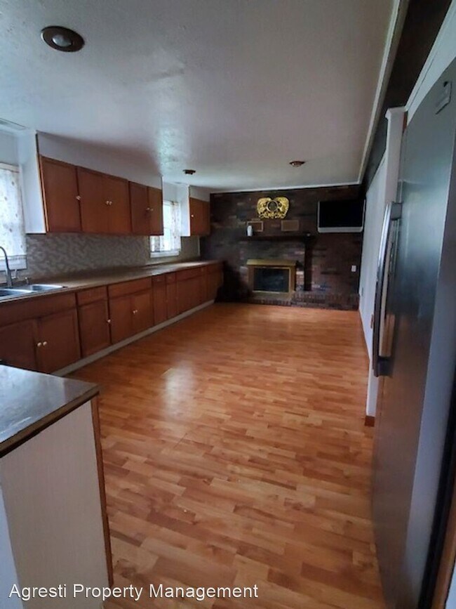 Foto del edificio - 4 br, 2 bath House - 3120 Greeley Avenue
