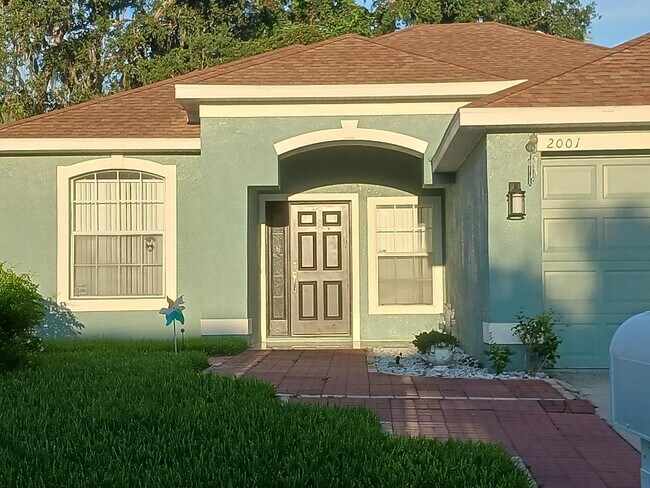 Foto del edificio - 2001 Fern Ridge Ct