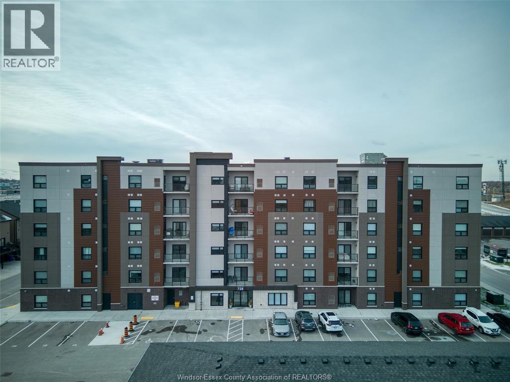 Photo principale - 728 Brownstone Dr