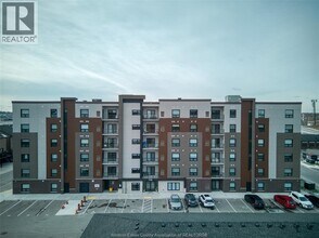 Building Photo - 728 Brownstone Dr