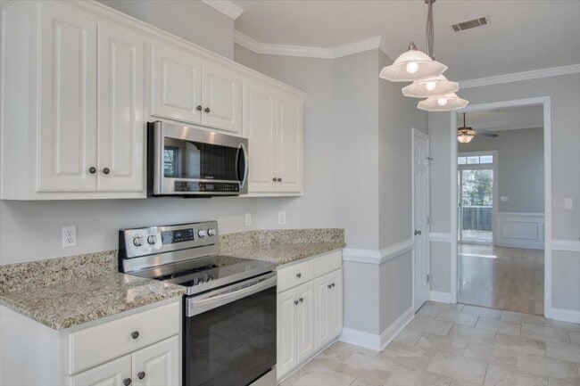 Building Photo - 702 Lakeside Landing Ct