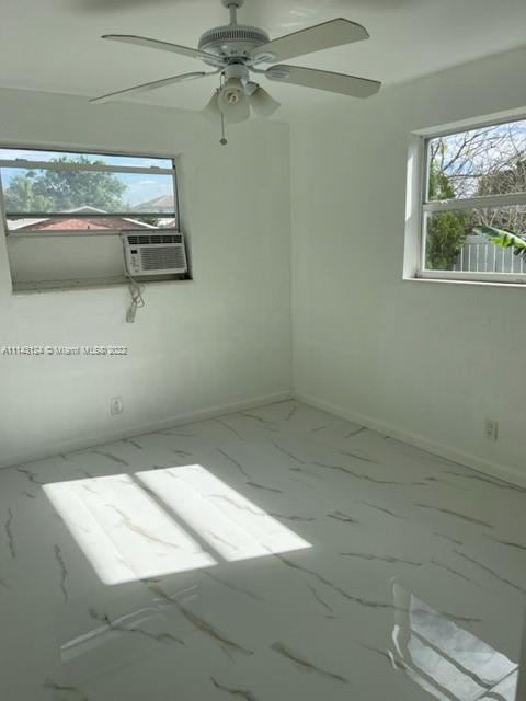 Foto del edificio - 4953 SW 26th Ave