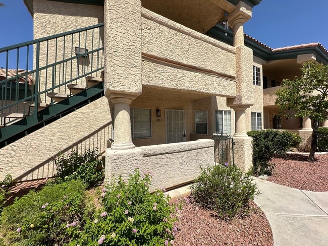 Building Photo - Rock Springs Vista