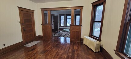 Building Photo - 632 Wilson Ave