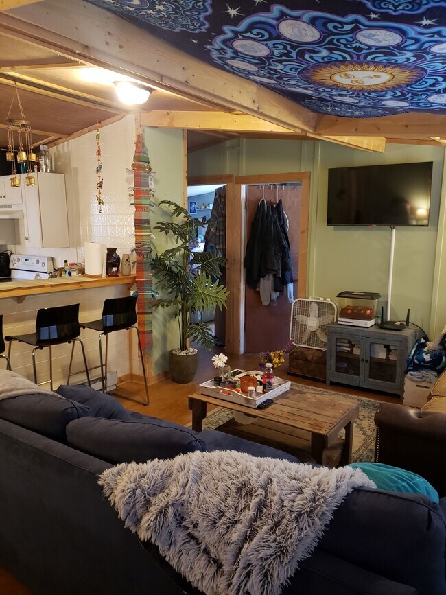 Foto del edificio - 3737 Junaluska Rd