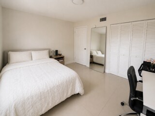 Foto del edificio - 3777 NW 78th Ave