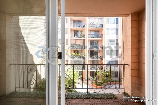 Building Photo - 421 La Fayette Park Pl