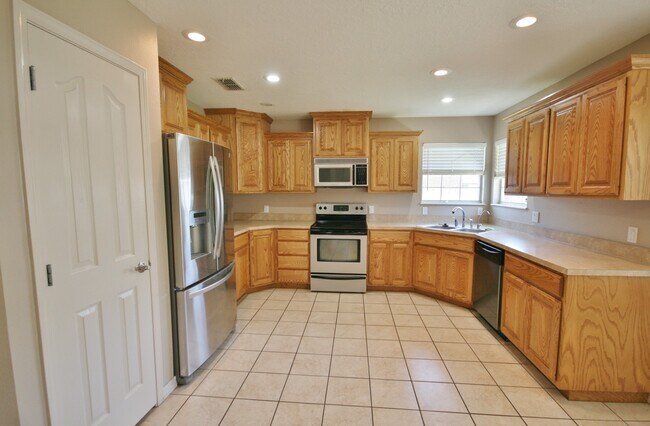 Building Photo - Perfect for you 3 Bed Home! Mesa School Di...