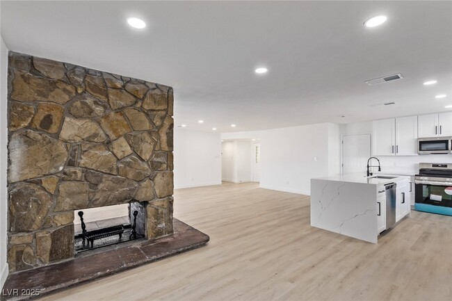 Building Photo - 2368 Winterwood Blvd