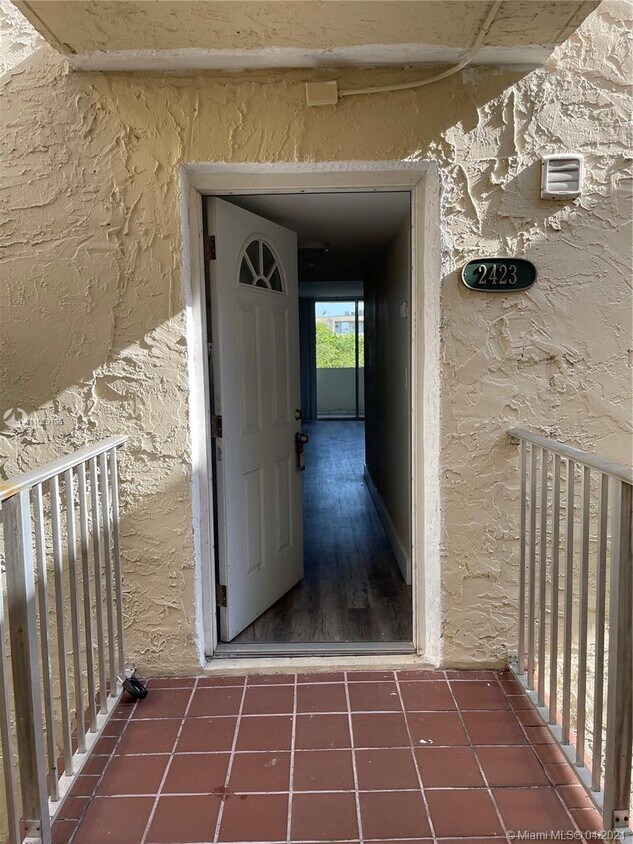 Primary Photo - 10000 NW 80th Ct