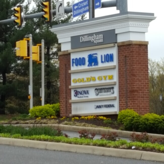 Dillingham Plaza - 3587 Sherbrooke Cir