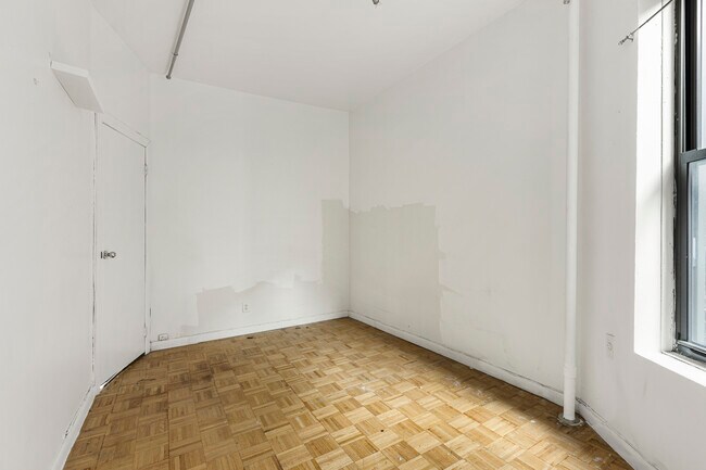 Foto del edificio - 325 E 89th St