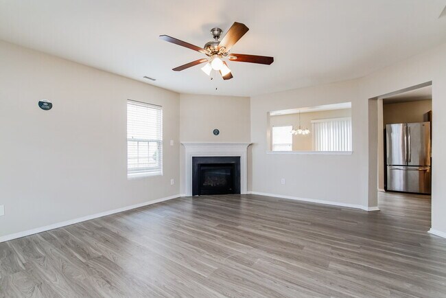 Building Photo - 7001 Softwind Dr
