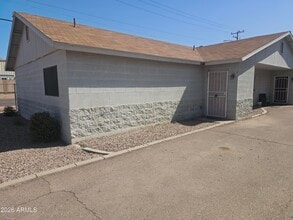 Building Photo - 231 E Mohave St