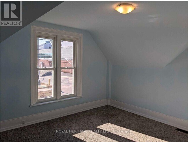 Building Photo - 75 Charles St